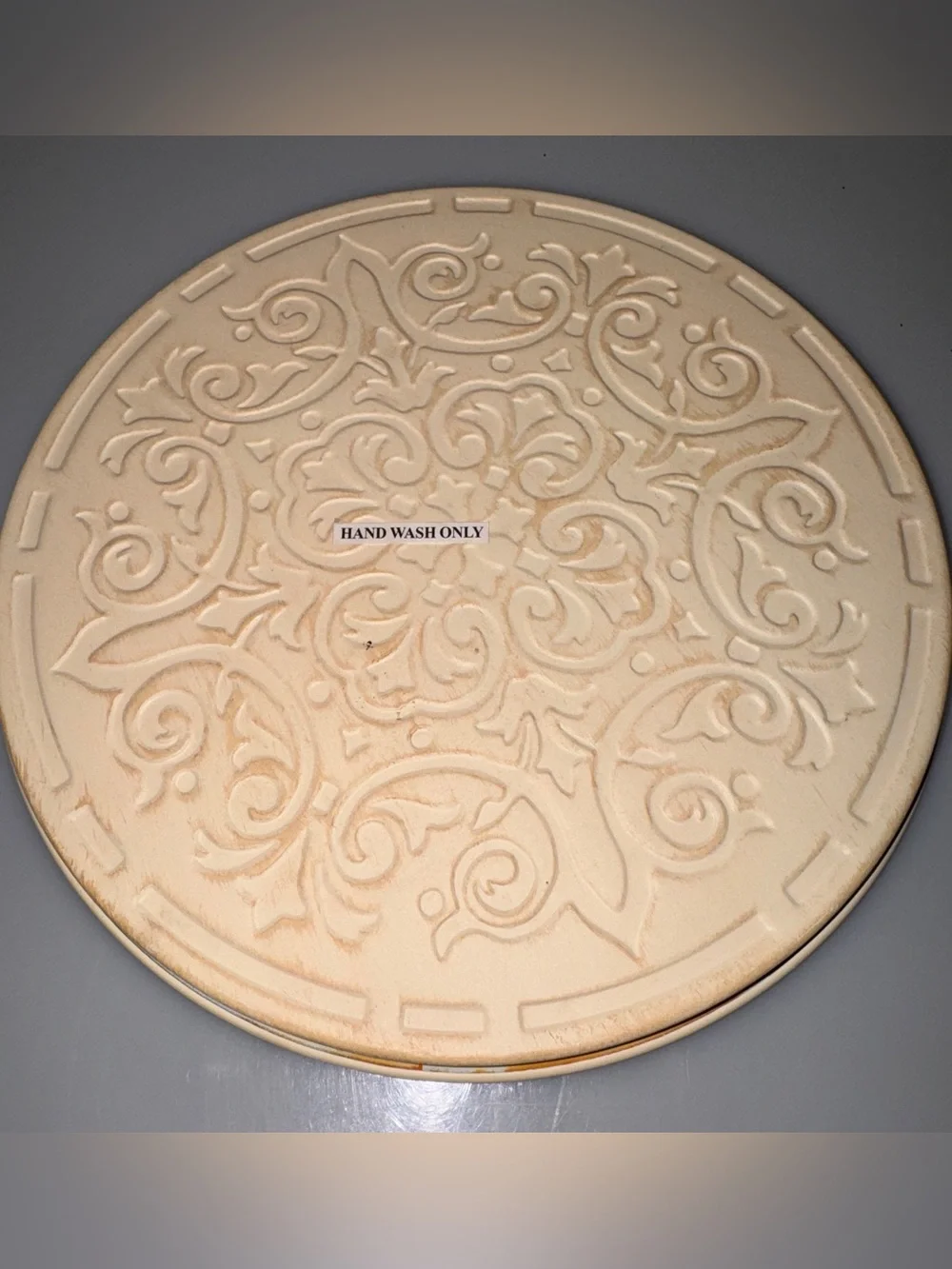 Source Unknown Beige Decorative Round Trivet/Placemat metal